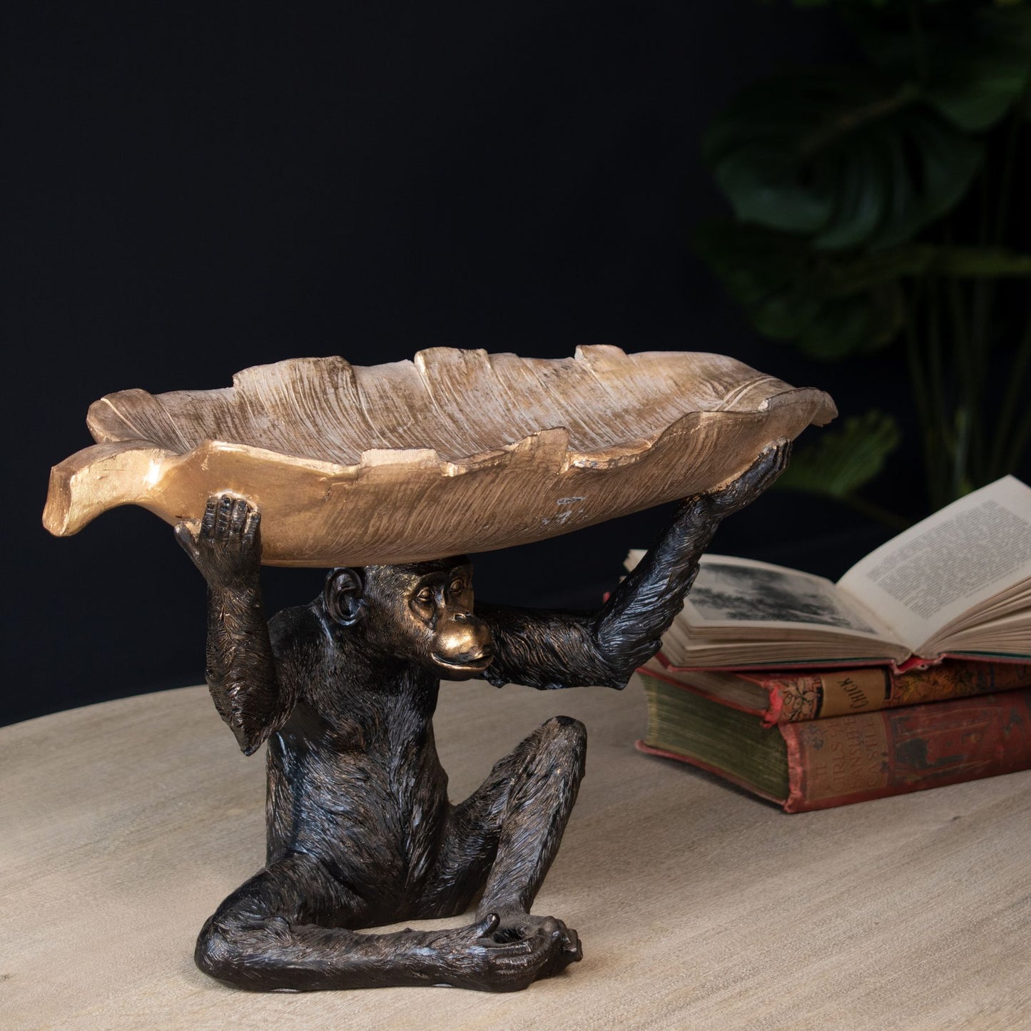 aRmanica Resin Monkey Leaf Bowl