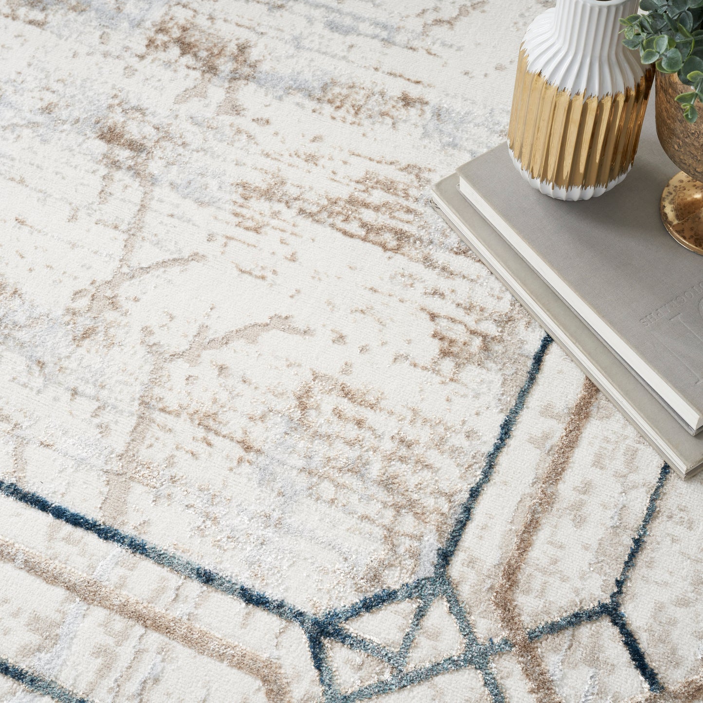 aRmanica GLITZ IVORY TAUPE RUG by NOURISON