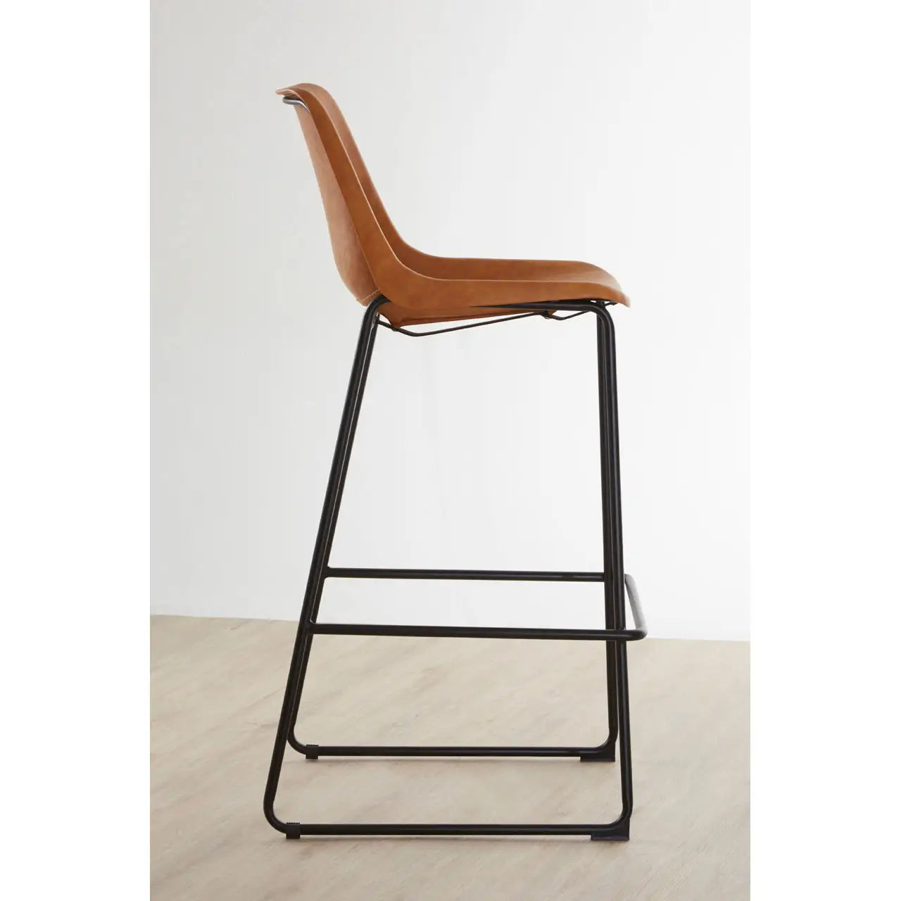 aRmanica GARMON CAMEL BAR STOOL WITH BLACK LEGS